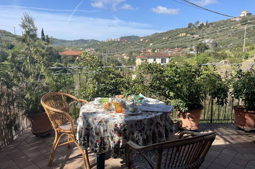 Photo 17 - Maison de 2 chambres à Imperia avec jardin et terrasse