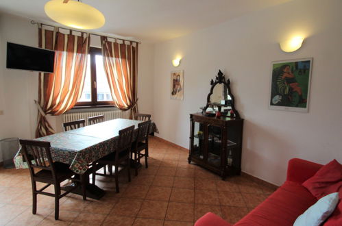 Foto 8 - Apartment mit 4 Schlafzimmern in Brezzo di Bedero mit terrasse und blick auf die berge