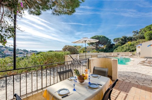 Foto 19 - Casa con 4 camere da letto a Roquebrune-sur-Argens con piscina privata e vista mare