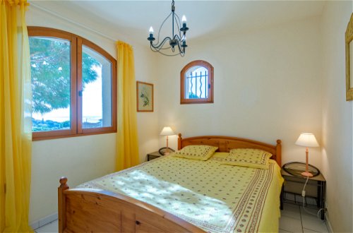 Photo 15 - 4 bedroom House in Roquebrune-sur-Argens with private pool and sea view