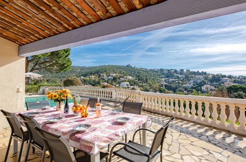 Foto 18 - Haus mit 4 Schlafzimmern in Roquebrune-sur-Argens mit privater pool und blick aufs meer