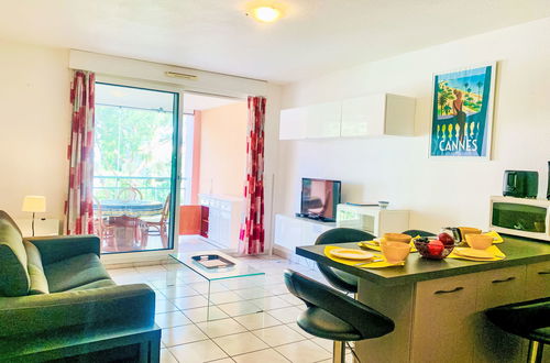 Photo 7 - Appartement de 2 chambres à Fréjus avec piscine et jardin