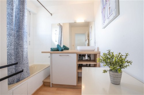 Foto 15 - Apartment mit 1 Schlafzimmer in Saint-Pierre-Quiberon mit blick aufs meer