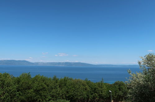 Foto 22 - Appartamento con 2 camere da letto a Raša con terrazza e vista mare