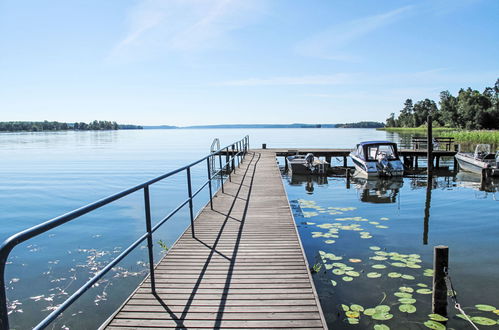 Foto 32 - Haus mit 2 Schlafzimmern in Adelsö mit garten