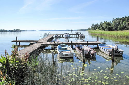 Foto 5 - Casa de 2 quartos em Adelsö com jardim