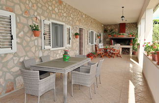 Photo 3 - Maison de 3 chambres à Bol avec piscine privée et vues à la mer