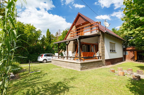 Foto 15 - Casa con 4 camere da letto a Balatonfenyves con giardino e terrazza