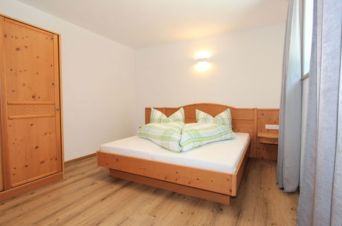 Photo 3 - Appartement de 2 chambres à Aschau im Zillertal avec jardin et vues sur la montagne