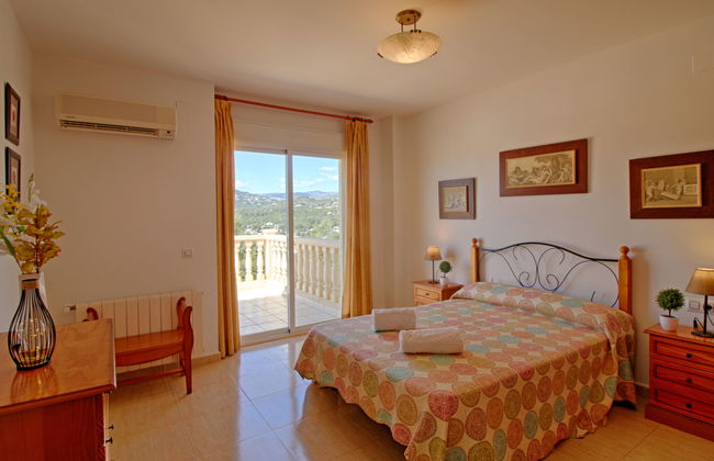 Casa de 5 quartos em Calp com piscina privada e terraço - Foto 4
