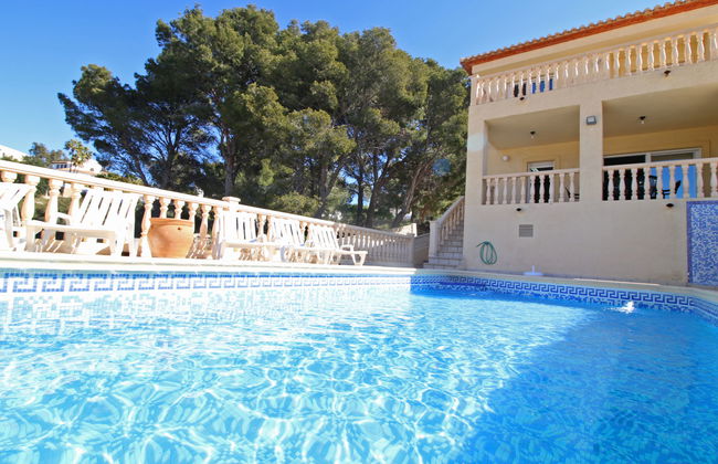 Casa de 5 quartos em Calp com piscina privada e terraço - Foto 1