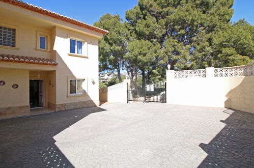 Foto 19 - Casa de 4 quartos em Calp com piscina privada e terraço