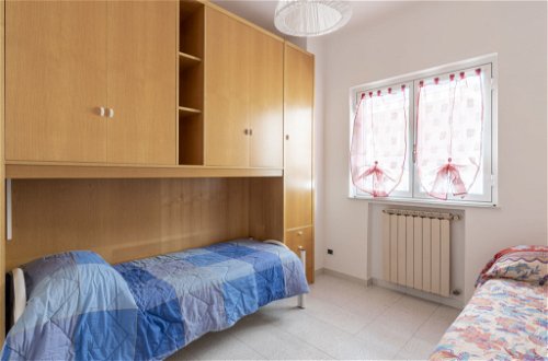 Foto 22 - Apartamento de 3 habitaciones en Taggia con vistas al mar