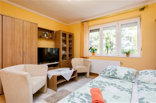 Foto 16 - Appartamento con 1 camera da letto a Balatonföldvár con giardino