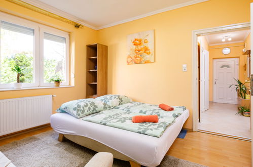 Foto 15 - Appartamento con 1 camera da letto a Balatonföldvár con giardino