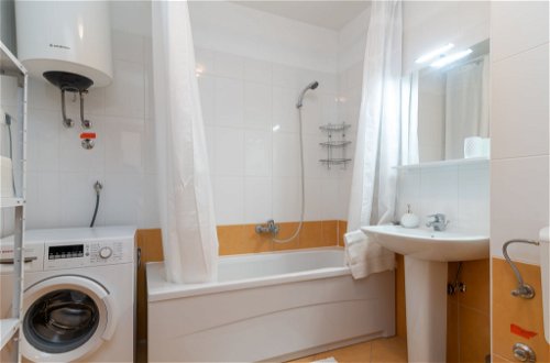 Foto 17 - Appartamento con 2 camere da letto a Trogir con vista mare
