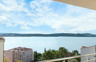 Foto 1 - Apartamento de 2 habitaciones en Trogir con vistas al mar