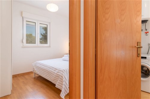 Foto 14 - Appartamento con 2 camere da letto a Trogir con vista mare