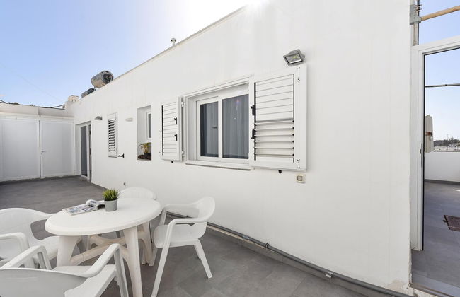 3 bedroom Apartment in San Bartolomé de Tirajana with terrace - Photo 24