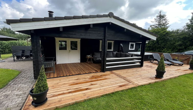 Photo 1 - Maison de 3 chambres à Oksbøl avec terrasse et bain à remous