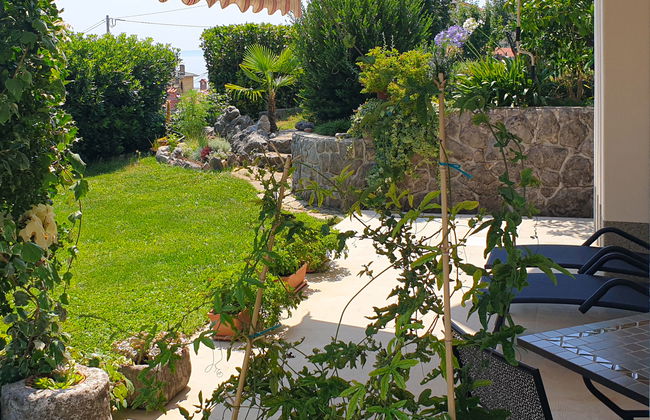 Apartamento de 2 quartos em Lovran com jardim e terraço - Foto 2