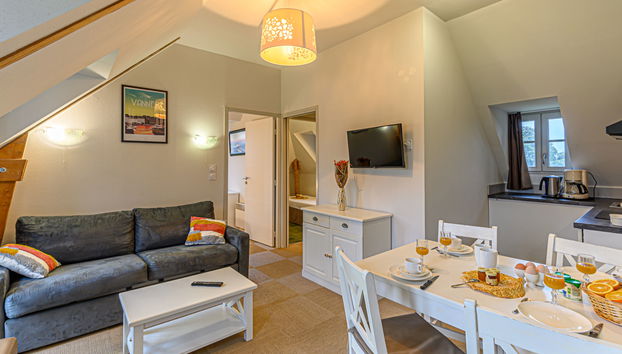 3 bedroom Apartment in Baden with swimming pool and garden - Photo 3