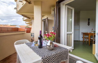 Photo 1 - 2 bedroom Apartment in Golfo Aranci with swimming pool and garden