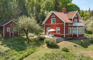 Photo 1 - Maison de 1 chambre à Skinnskatteberg avec jardin et terrasse