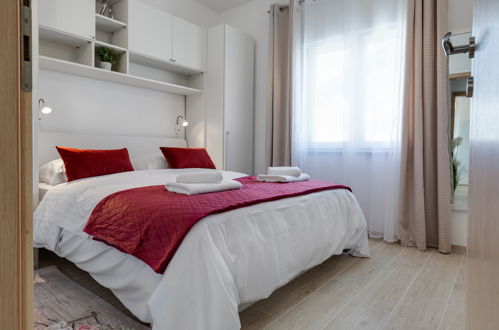 Foto 5 - Appartamento con 2 camere da letto a Vir con vista mare