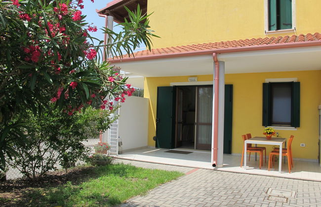 3 bedroom House in Comacchio with garden and terrace - Photo 3