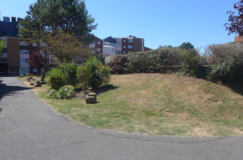 Foto 13 - Apartamento de 2 habitaciones en Cabourg con vistas al mar