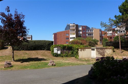 Foto 16 - Apartamento de 2 habitaciones en Cabourg con vistas al mar