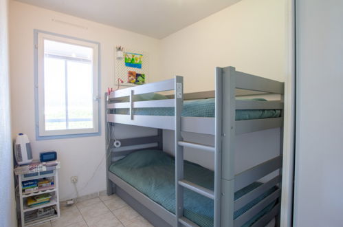 Foto 9 - Apartamento de 1 habitación en Bormes-les-Mimosas con vistas al mar