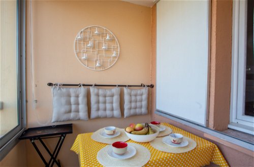Foto 1 - Apartamento de 1 habitación en Bormes-les-Mimosas con vistas al mar