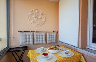 Foto 1 - Apartamento de 1 habitación en Bormes-les-Mimosas con jardín