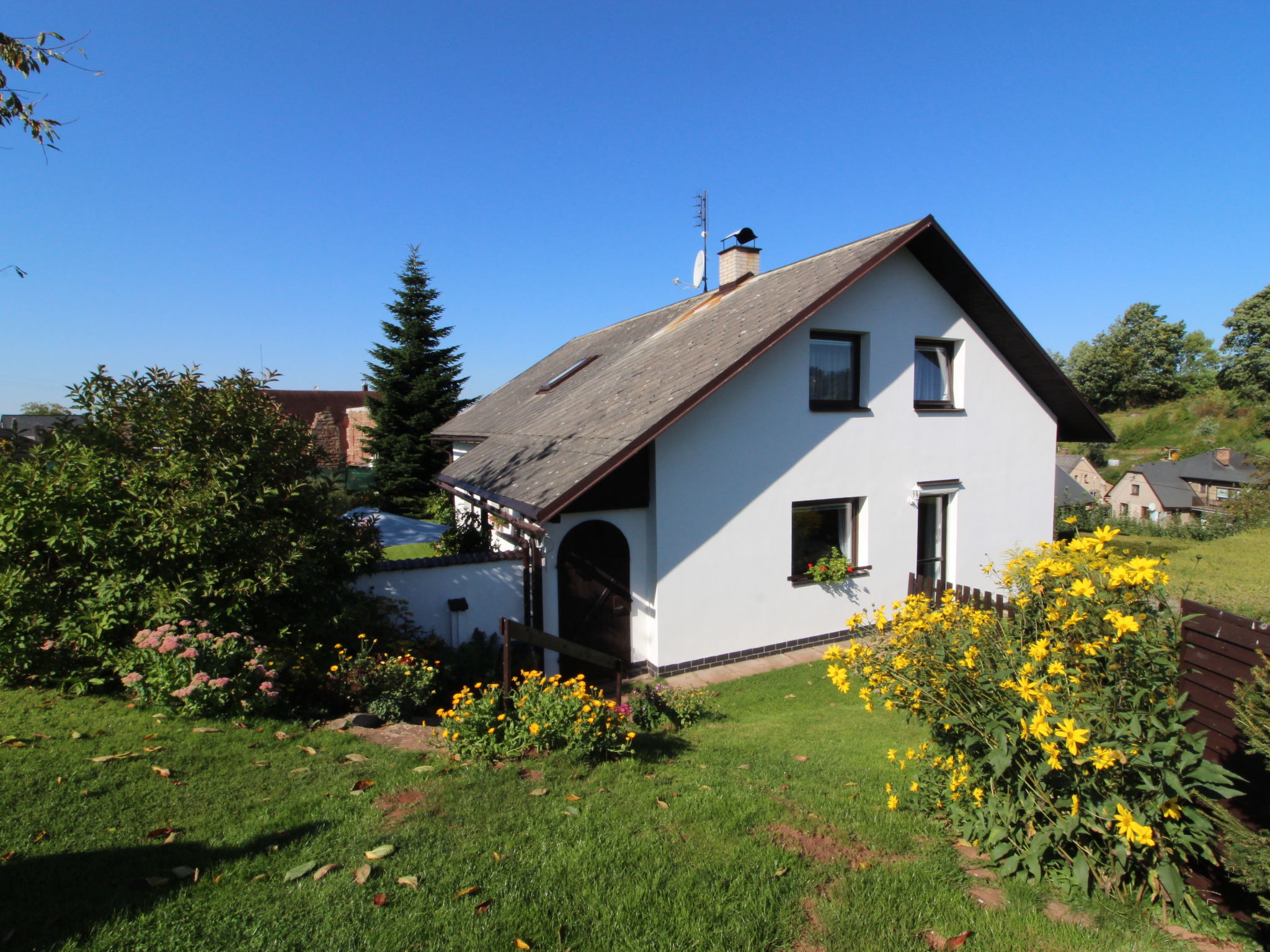 Foto 10 - Haus mit 3 Schlafzimmern in Červený Kostelec mit schwimmbad und terrasse