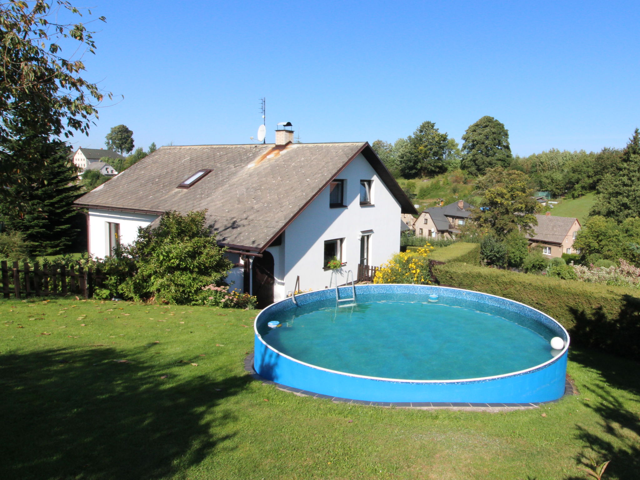 Foto 1 - Casa de 3 habitaciones en Červený Kostelec con piscina y jardín