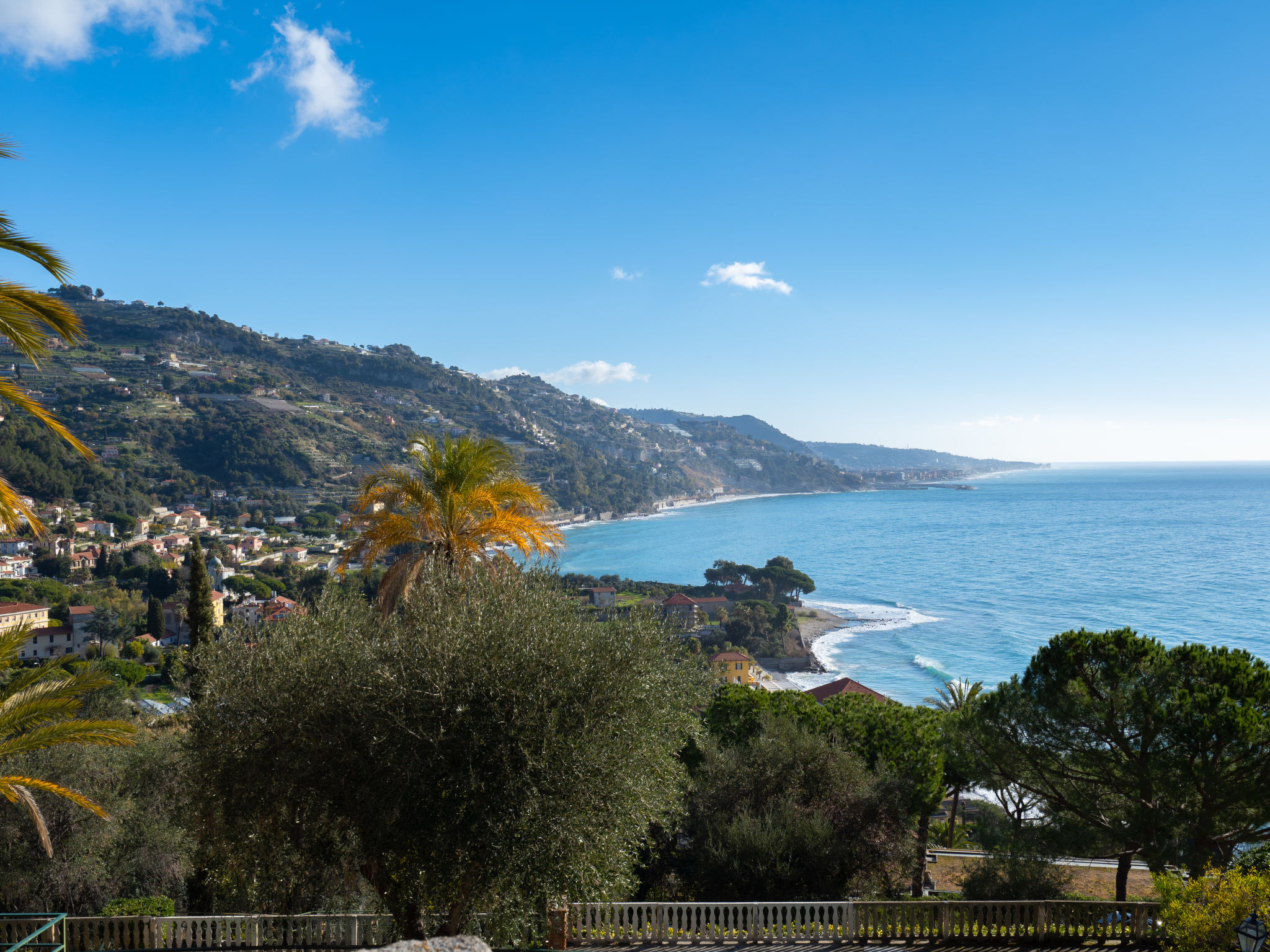 Foto 3 - Apartamento em Ventimiglia com piscina e vistas do mar
