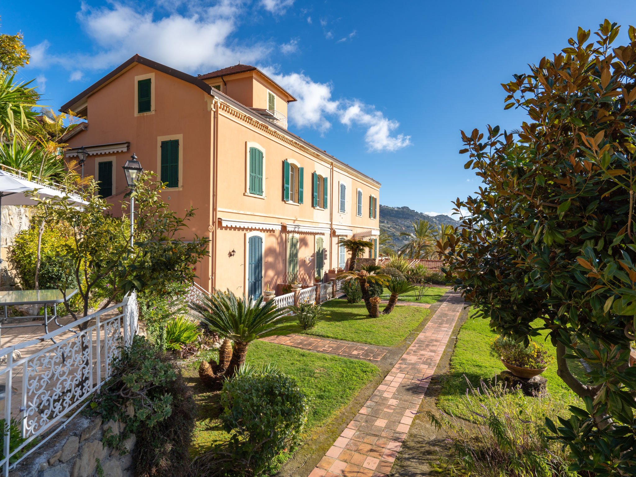 Foto 17 - Apartment in Ventimiglia mit schwimmbad und terrasse