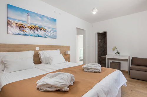 Foto 30 - Casa con 3 camere da letto a Lopar con piscina privata e vista mare