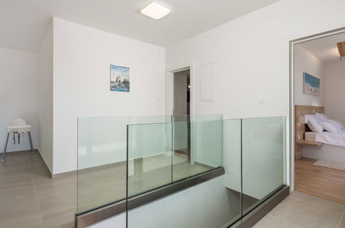 Foto 35 - Casa con 3 camere da letto a Lopar con piscina privata e vista mare