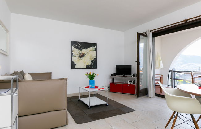 Apartamento de 2 quartos em Gambarogno com piscina e jardim - Foto 12