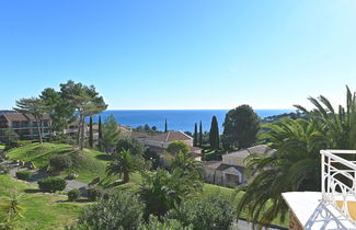 Photo 1 - 1 bedroom Apartment in Saint-Raphaël with swimming pool and garden