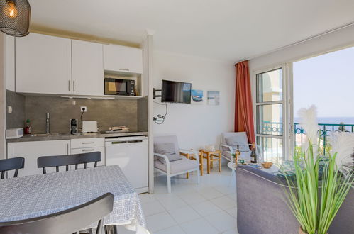 Photo 9 - 1 bedroom Apartment in Saint-Raphaël with swimming pool and garden