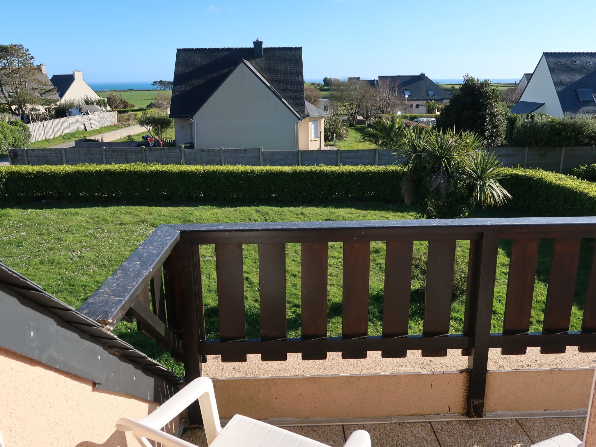 Photo 17 - 1 bedroom Apartment in Plougonvelin with garden and sea view