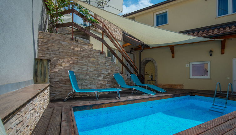 Foto 1 - Casa de 4 quartos em Matulji com piscina privada e terraço