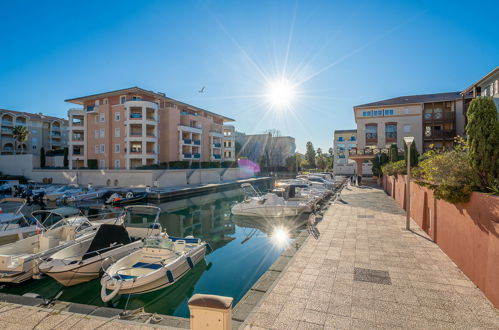 Foto 18 - Apartment mit 1 Schlafzimmer in Fréjus mit terrasse und blick aufs meer