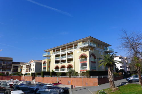 Photo 20 - 1 bedroom Apartment in Fréjus with terrace and sea view