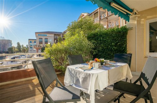 Photo 1 - Appartement de 1 chambre à Fréjus avec terrasse et vues à la mer