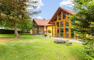 Foto 1 - Casa de 7 habitaciones en Dolní Bukovsko con piscina privada y jardín